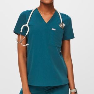 FIGS Caribbean Blue Slim Catarina Top